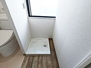 洗濯機も問題なく室内に置けます。