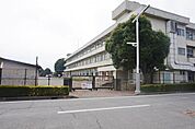 小田原市立東富水小学校 徒歩17分。 1320m