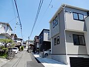 前面道路＆外観
