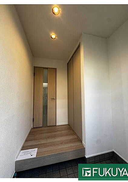 玄関を拡大表示