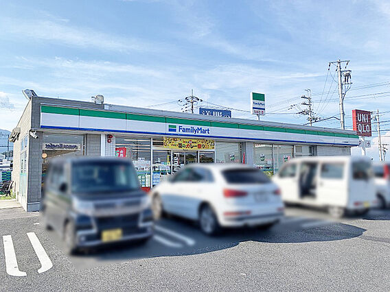 ファミリーマー...