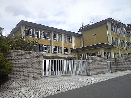 京都市立春日丘中学校