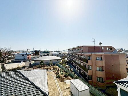 ついつい時を忘れて外を眺めてしまう・・・そんなゆとりの時間を満喫できるのは嬉しいですね♪