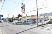 ヨークマート藤原店 徒歩11分。 860m