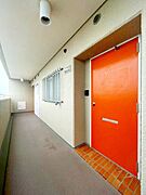 第一印象は玄関で決まるくらい重要な場所。玄関や門は家の顔といわれますが、帰宅する度に家族がほっとできる心地よい空間造りも大切ですね♪