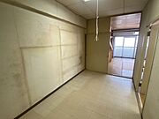 お子様の心と身体を見守る子供部屋として、思春期のプライバシーを重視したり、成長に合わせて机やベットを自由にレイアウトできるようにと、小さな自立心を育むお部屋作りを見越してご覧下さい。