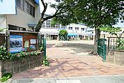 市川聖マリヤ幼稚園 徒歩5分。 340m