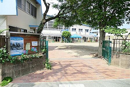 市川聖マリヤ幼稚園 徒歩5分。 340m