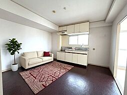 最上階角部屋、全室窓付きで眺望良好な2DKマンション