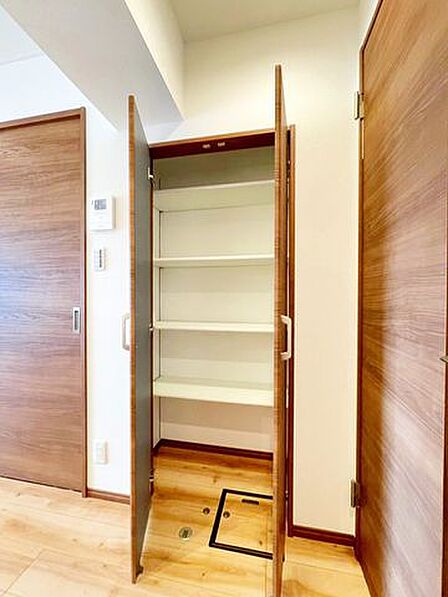 思いでの品や趣味の品などなどそれぞれの部屋で楽しめます♪たっぷりの収納スペースで快適に暮らせそうですね♪