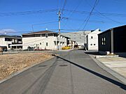 ～南東側の6ｍ公道～6ｍの幅員があると、車と車が余裕をもってすれ違いことが出来ます。