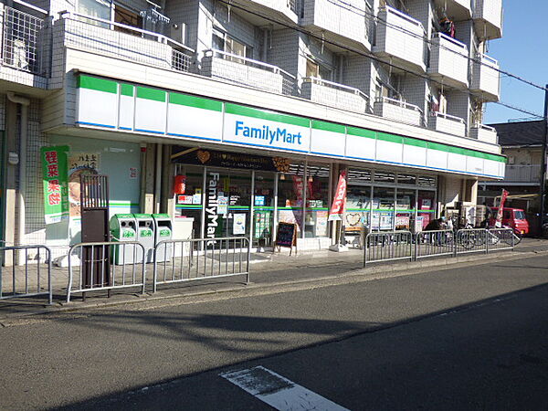 画像17:ファミリーマート 竹田駅前店（580m）