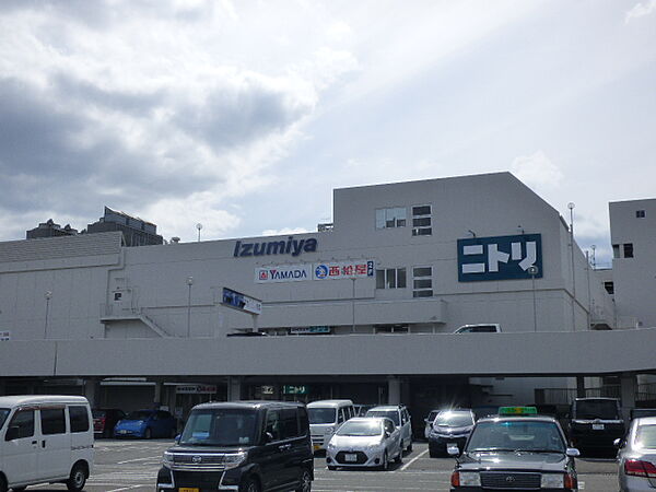 画像4:Izumiya（イズミヤ） 六地蔵店（825m）