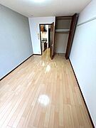 同間取りの別部屋写真です。