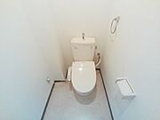 ウォシュレット付きのトイレ