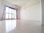 明るい洋室6.4帖
