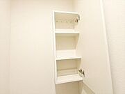 トイレの収納棚