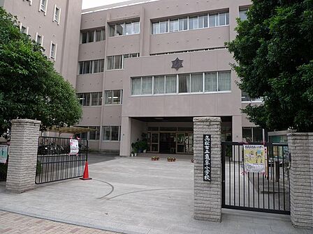 高松市立亀阜小学校:徒歩6分(440m)