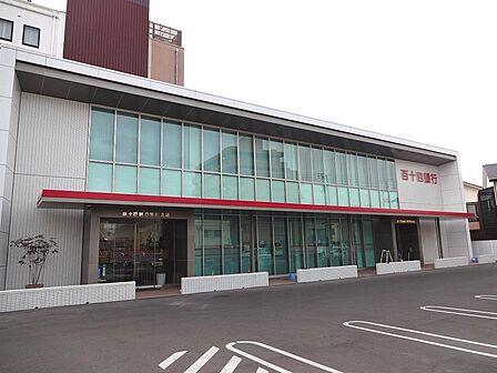 百十四銀行栗林支店:徒歩2分(100m)