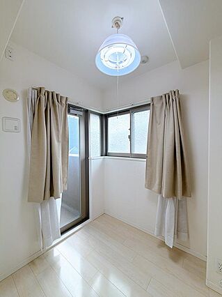 洋室2.3帖