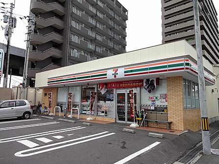 セブンイレブン高松JR栗林駅前店:徒歩4分(270m)
