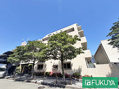 外観:阪神「尼崎駅」徒歩7分 南・東・北の三方角部屋につき日当り・通風良好 南向きのバルコニー&専用庭付き 外観:阪神「尼崎駅」徒歩7分 南・東・北の三方角部屋につき日当り・通風良好 南向きのバルコニー&専用庭付き