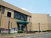 御所市図書館.