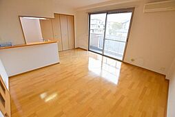 エストレノ 2階ワンルームのリビング/ダイニング