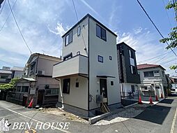 小杉陣屋町2丁目　借地権　角地立地の開放感のある3階建て邸宅