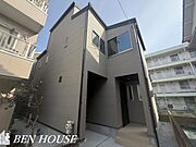 ・リビングイン階段を採用し、ご家族のコミュニケーションを促進する設計・外出前や帰宅時に顔を合わせやすく、自然とコミュニケーションが生まれます・ＴＶモニター付インターホンは来客を確認してから対応