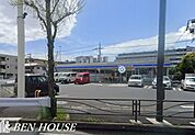 ローソン高津子母口東店 徒歩10分。お出かけ前やお帰りの立ち寄りにも便利なコンビニ。 760m