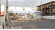ローソン川崎小倉四丁目店 徒歩3分。時間がない時にさっと寄れて便利なコンビニ。 210m