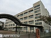 横浜市立駒岡小学校 徒歩12分。教育施設が近くに整った、子育て世帯も安心の住環境です。 910m