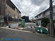 ・21帖のリビングで吹き抜けでより開放感があり、子どもがのびのび遊べる明るい大空間・リビングには床暖房標準設置で足元からお部屋全体をぽかぽかと暖めてくれます・食洗器付きでお片付けも楽々