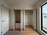 収納：・全居室にクローゼットがあるので、お部屋ごとに衣類などの収納ができ、室内がスッキリと片付きます・充実収納完備で余計な家具を置く必要がなく、お部屋を広くお使いになれます・是非ご確認ください