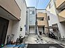 駐車場：・建物前面にあるカースペース。車を1台置いても、自転車やバイクなどを停められるほどの余裕があります。・見通しも良い駐車場なので、車庫入れがあまり得意ではない方も、らくらく駐車することができます。