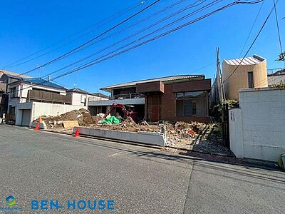 外観:「境町」アドレス♪3階建!全7棟分譲地・JR東海道本線他「川崎」駅徒歩18分・平坦で自転車やベビーカーも走行しやすい地域・南向きのバルコニーではお洗濯物が沢山干せ乾きも早そうです 外観:「境町」アドレス♪3階建!全7棟分譲地・JR東海道本線他「川崎」駅徒歩18分・平坦で自転車やベビーカーも走行しやすい地域・南向きのバルコニーではお洗濯物が沢山干せ乾きも早そうです