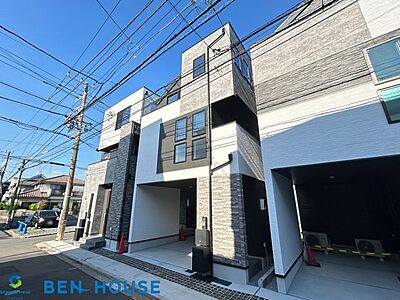 外観：・完成済みのためご契約後は即入居可能です・宅配ボックス完備なので不在時などでも荷物を受け取ることができ便利です・日々の暮らしをサポートしてくれる充実の仕様・設備搭載で販売中