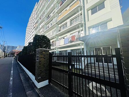 当社は、本物件のほかにも多数ご紹介可能です。理想の間取り、仕様などをぜひお聞かせください。