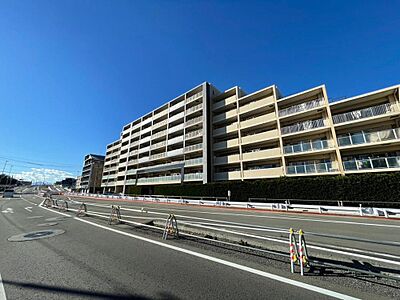 外観：利便性の高い駅近のマンションです。大切なペットと一緒に暮らせます(規約制限有)。