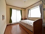 お手入れのしやすい仕様です。普段はフロアモップなどを使って、簡単にお掃除ができそうです。