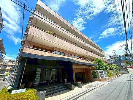 JR中央線「国立」駅まで徒歩5分の立地です。通勤・通学、お出かけに便利です。
