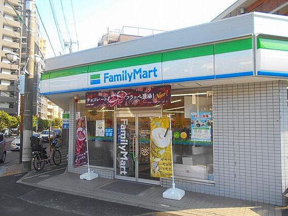 ファミリーマー...