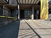 カースペースがあります。電車だけでなくお車も利用でき、休日のお出かけの幅が広がりそうです。