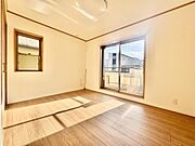 お好みの家具を置いたり、小物を飾り、お気に入りの空間づくりが楽しめそうです。