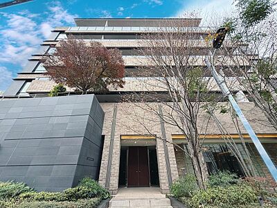 外観:内装リフォーム実施済のきれいな住まいです。水回り設備も新調され、新生活を気持ち良くスタートできます。 外観:内装リフォーム実施済のきれいな住まいです。水回り設備も新調され、新生活を気持ち良くスタートできます。
