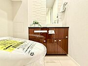 清潔感があるトイレです。仕様の詳細など、気になることはお気軽にお尋ねください。