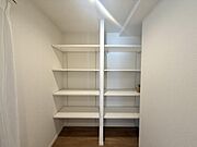 各所に収納が設けられているため、ライフスタイルや、ご家族の生活動線に合わせて活用できます。
