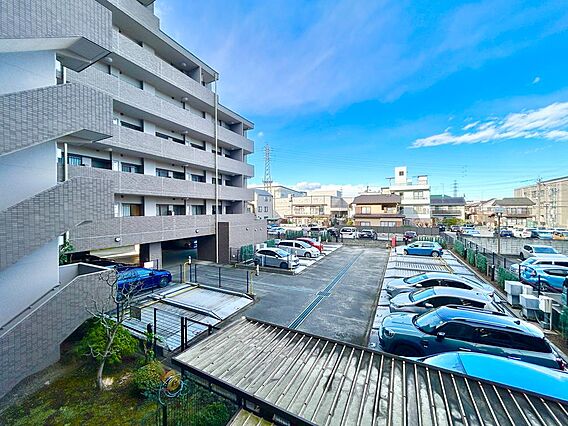 駐車場が設けら...