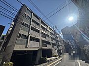 JR山手線「高田馬場」駅まで徒歩4分の立地です。通勤・通学、お出かけがスムーズです。